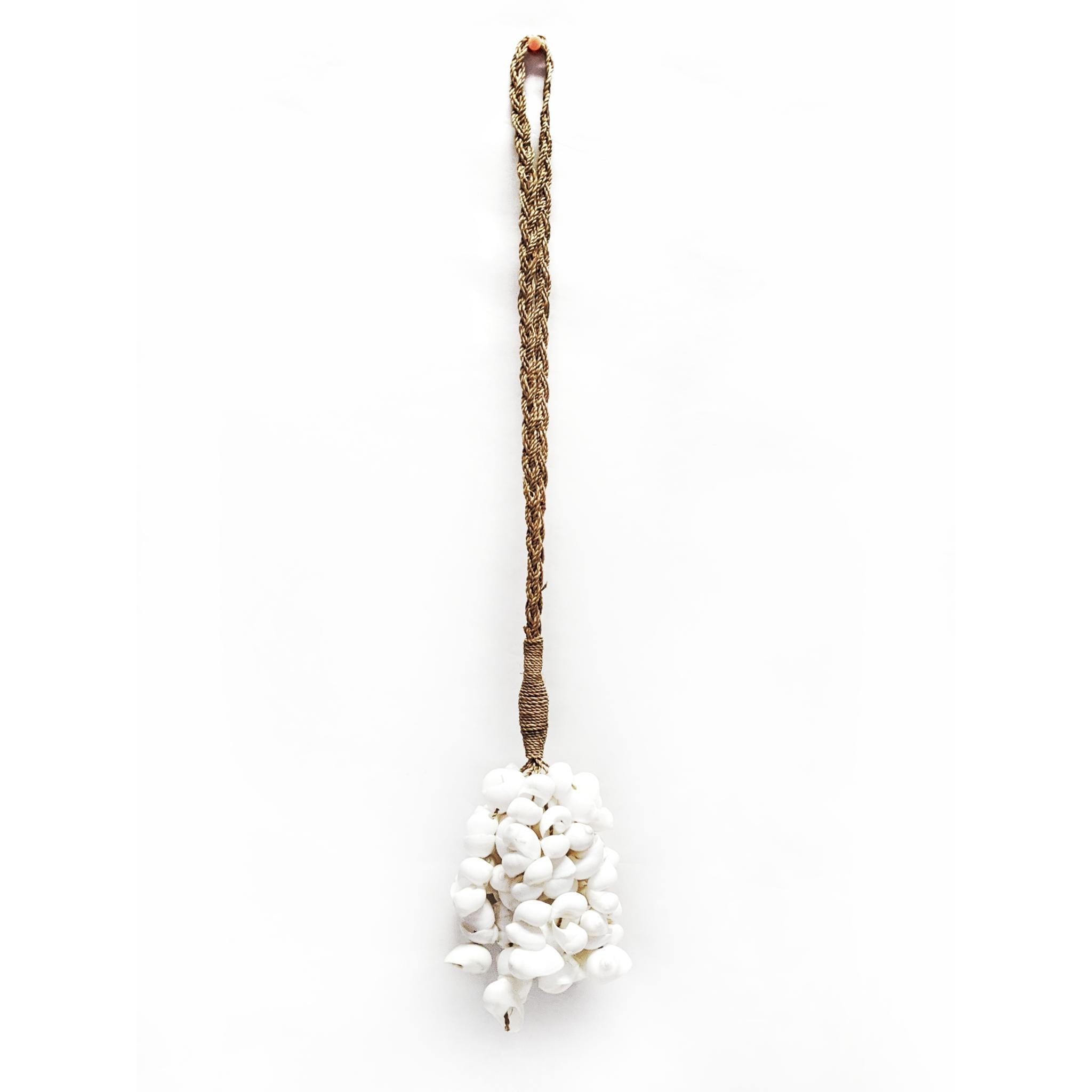 Cluster Shell Hanger - White